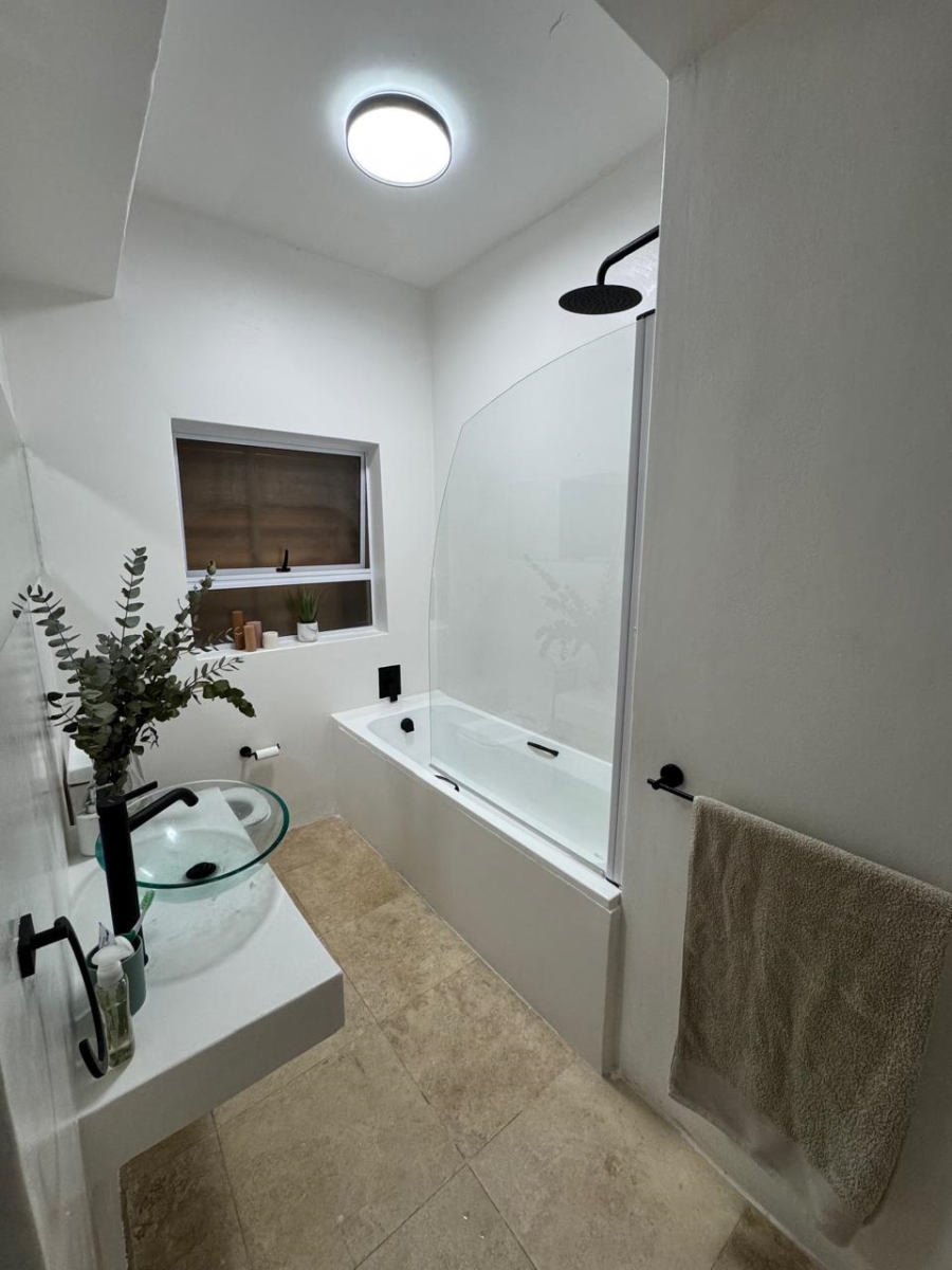 To Let 3 Bedroom Property for Rent in Sea Point Western Cape